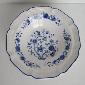 blue and white stoneware bowl